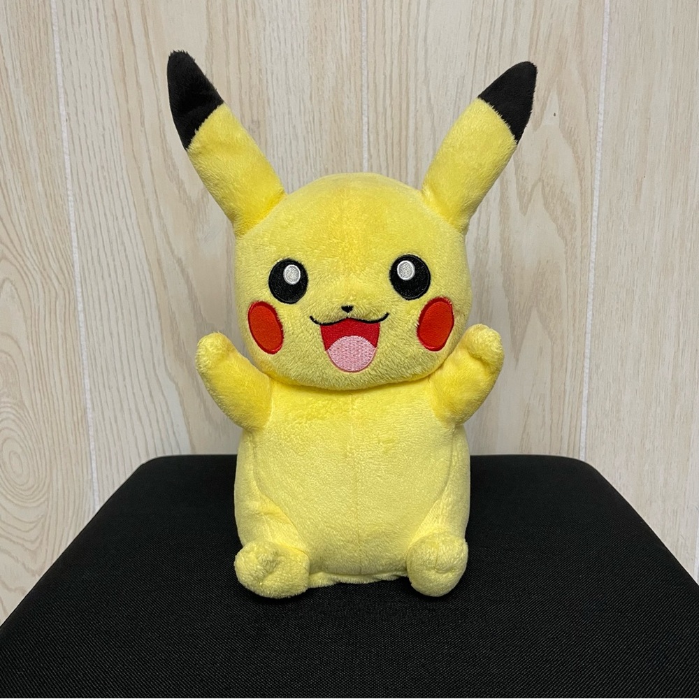 TOMY Talking Pikachu Pokémon Plush, Talking & Light Up Cheeks 11” (2017) TESTED